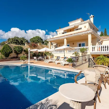 Spacious With Pool, Jacuzzi And Zen Garden - Only 5min To Town Gæstehus *