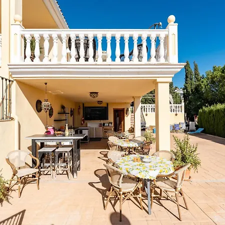 Gæstehus Spacious With Pool, Jacuzzi And Zen Garden - Only 5min To Town *