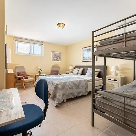 Spacious With Pool, Jacuzzi And Zen Garden - Only 5min To Town Gæstehus *